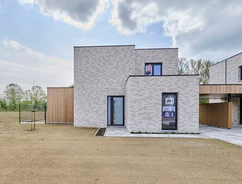                                         Maison à vendre à Neeroeteren, € 502.830
