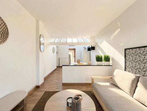                                         Studio te huur in Ukkel, € 950
