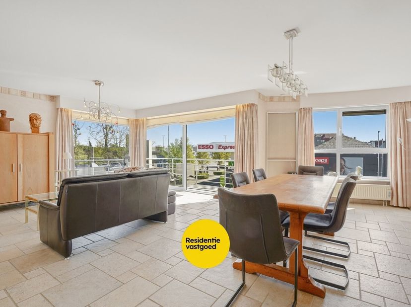 KIJKDAG zaterdag 11/07/26 van 10u tot 12u (inschrijven via residentievastgoed.be)<br />
Instapklaar 2-slaapkamerappartement (89m² + 8m² terras) nabij
