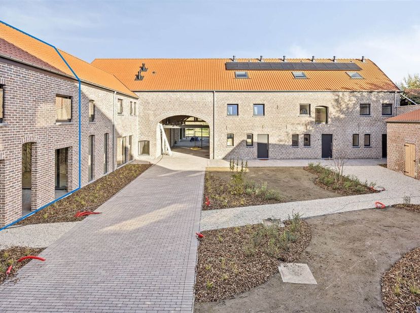 Le Hof Van Rijkel sera situé dans la Dionysius van Leeuwenstraat, sur le site du presbytère, de la salle paroissiale et de la ferme carrée.<br />
Il n