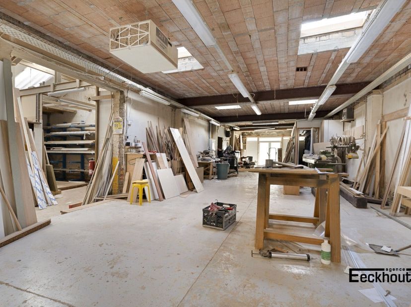 Bien professionnel à vendre
                    à 8400 Oostende