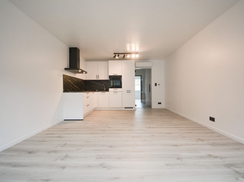 Instapklaar gelijkvloers appartement&amp;nbsp;met twee slaapkamers, gelegen&amp;nbsp;in residentie 'Carmen 2', op wandelafstand van het centrum van Roeselare