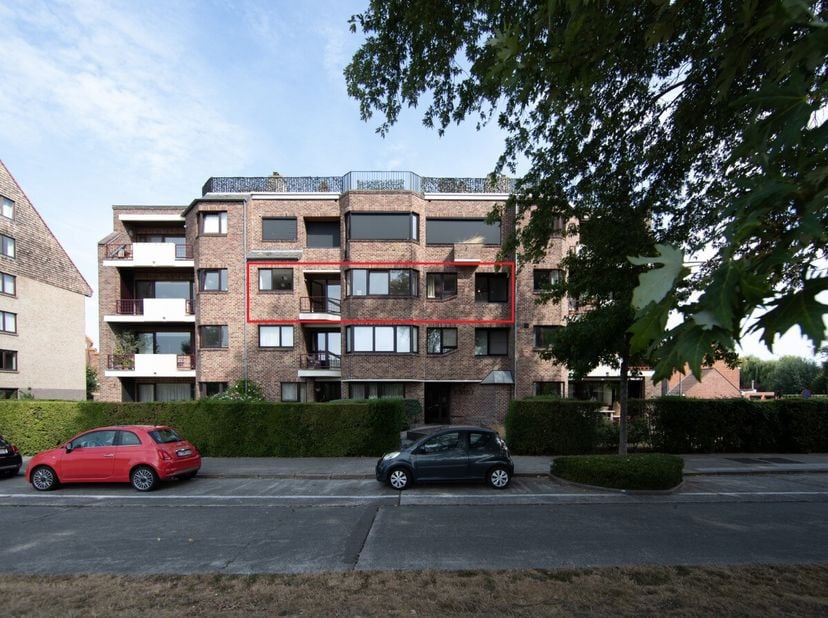Appartement à louer
                    à 8000 Sint-Pieters