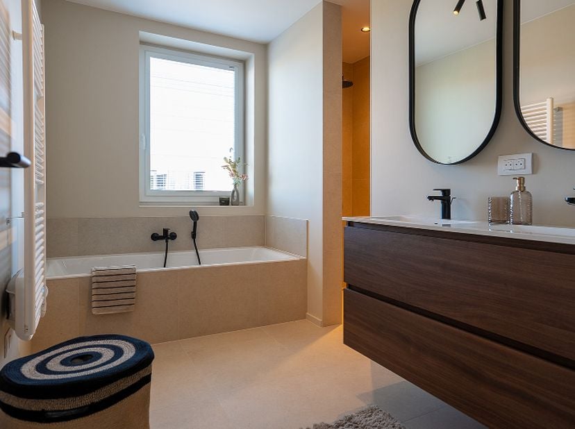 Deze kwalitatief opgebouwde alleenstaande woning (lot 128)&amp;nbsp;combineert het comfort van een open bebouwing met de vrijheid om het interieur nog vol