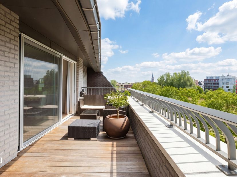 U kan de woning virtueel bekijken en de documenten downloaden op www.irres.be.<br />
Voor bijkomende informatie of een bezoek, contacteer Sven via sve