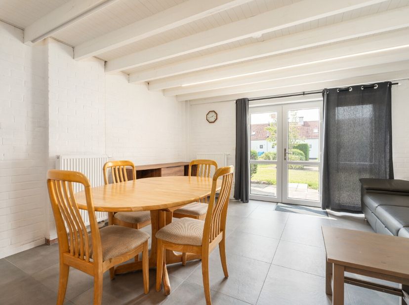 Te koop: gezellige vakantiewoning in Westende, gelegen in het rustige vakantiepark "'T Veld", op korte afstand van zowel het hinterland als de Zeedijk