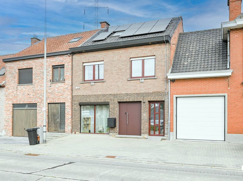 Huis te koop in Waregemstraat 145,
                    8540 Deerlijk
