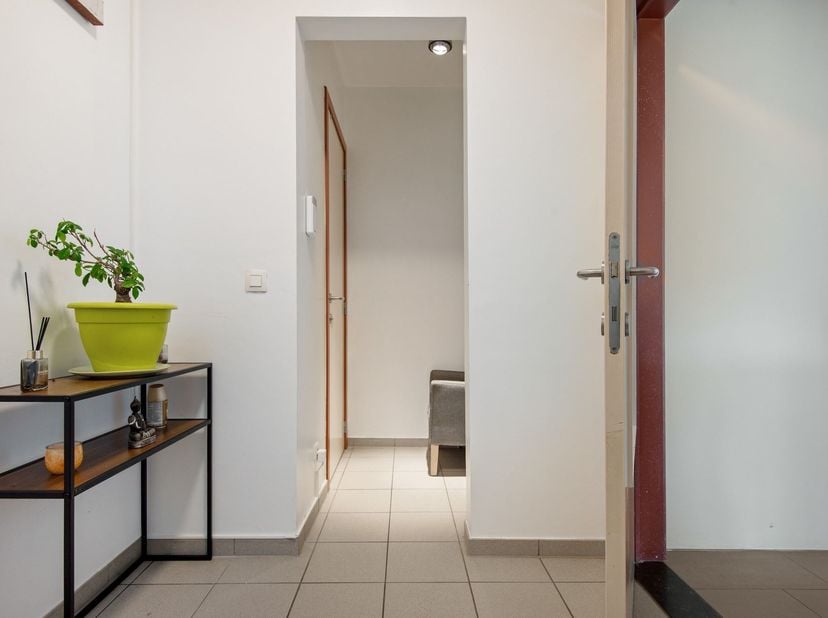 Instapklare duplex met 4  slaapkamers, terras en staanplaats in Machelen<br />
Op een rustige en goed bereikbare locatie in Machelen bevindt zich dit