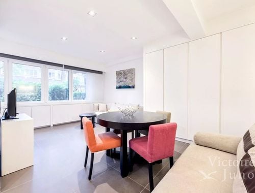                                         Studio met slaaphoek te koop in Elsene, € 265.000
