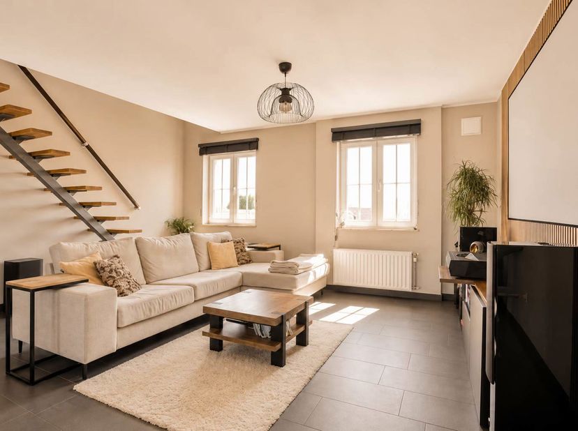 Ruim en energiezuinig appartement met echt (t)huisgevoel van maar liefst 141m² bewoonbare oppervlakte,4 slaapkamers, garage en zonneterras (34m²).<br