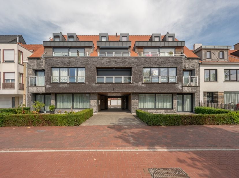 Dans cette belle résidence à taille humaine, construite en 2014, nous vous proposons à la vente un spacieux appartement duplex comprenant 3 chambres à