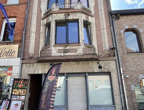                                         Usage mixte à vendre à Bon-Secours, € 95.000
