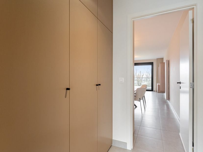 Bent u op zoek naar en jong en stijlvol appartement in een bruisende omgeving?<br />
Dit prachtig appartement (eind 2025 totaal gerenoveerd) in reside