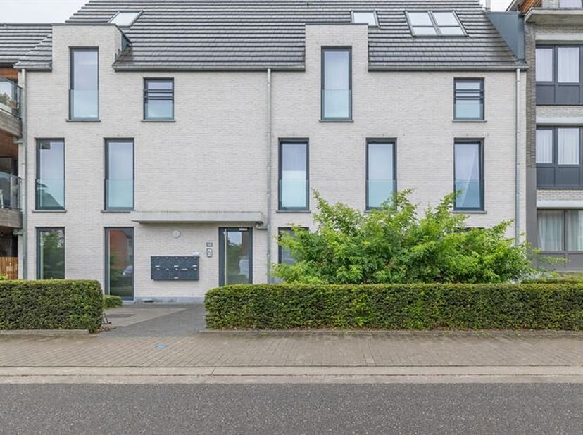 Energiezuinig appartement op gunstige locatie, namelijk op slechts enkele minuten wandelen van zowel het station als het centrum van Aarschot. <br />