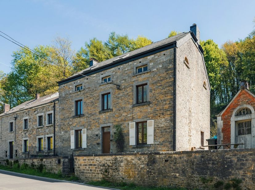 Huis te koop in ,
                    5332 Crupet