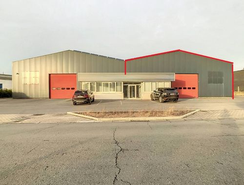                                         Bâtiment d’entreprise à louer à Meulebeke, € 1.950
