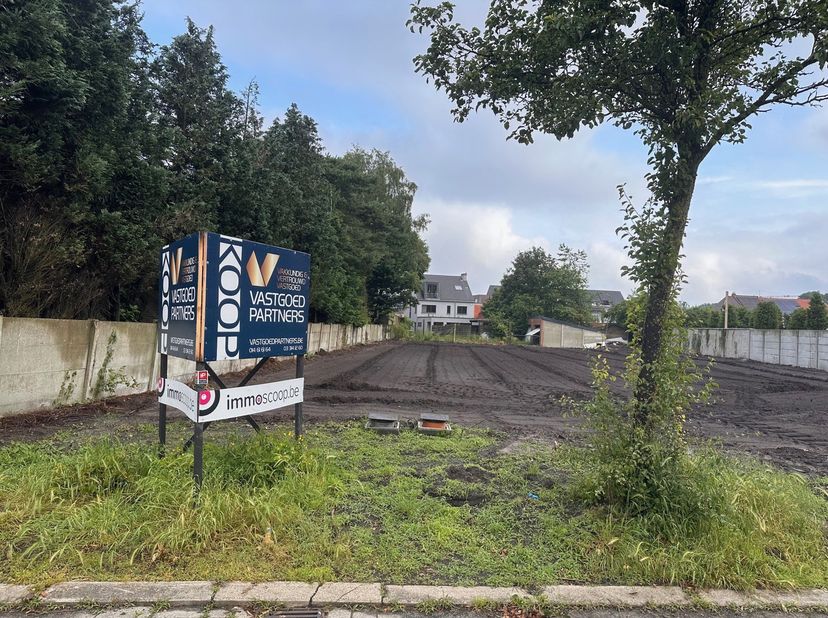 Grond te koop in Herfststraat,
                    2400 Mol