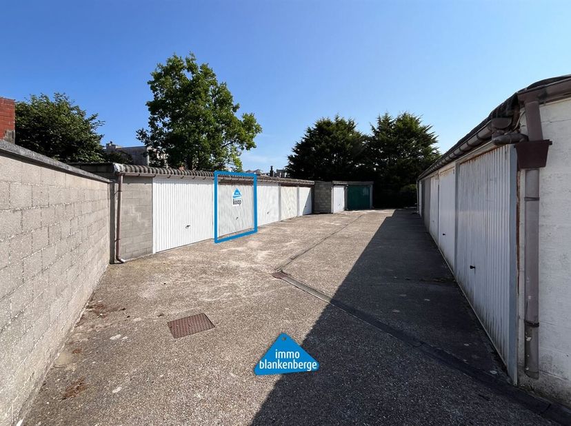 Garage à vendre
                    à 8370 Blankenberge