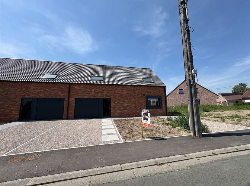 Magnifique maison neuve semi-mitoyenne située dans un agréable quartier résidentiel de Péruwelz sur 5 ares 76 centiares à 3 minutes du centre et de la