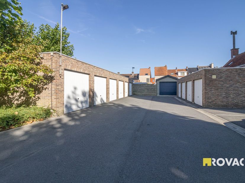 Garage à vendre
                    à 8800 Roeselare