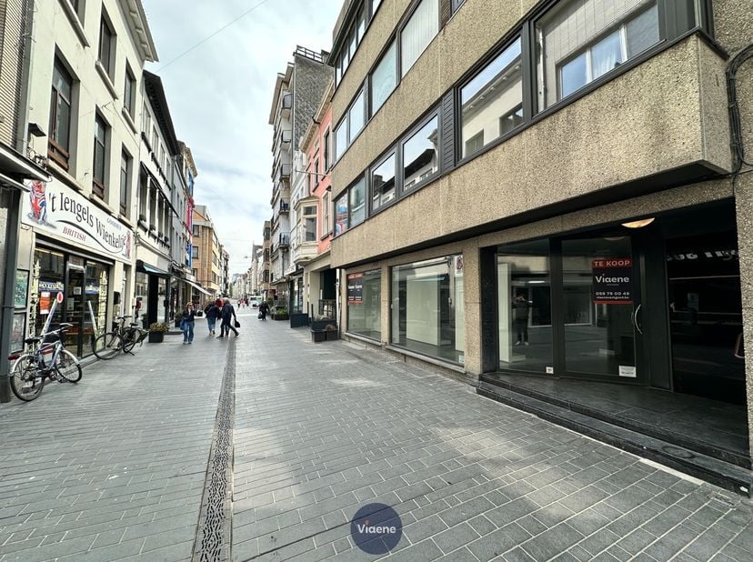 Handelsruimte met een bruikbare oppervlakte van 223 m² - commerciële ligging in de winkel-wandelstraat in de buurt van hippe horecazaken -&amp;nbsp;opvall