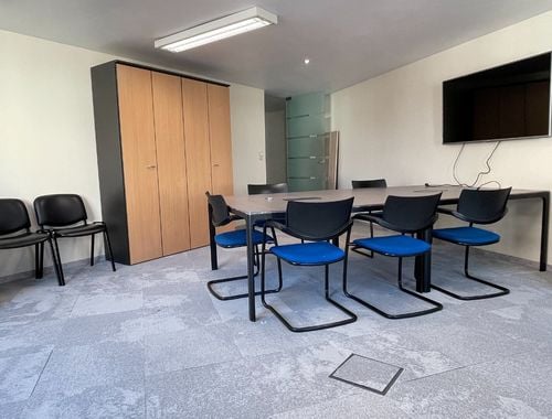                                         Bureaux à louer à Kuurne, € 500
