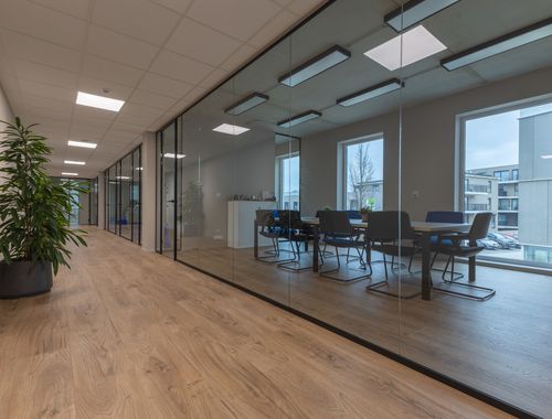                                         Kantoor te koop in Sint-Pieters-Leeuw, € 426.224
