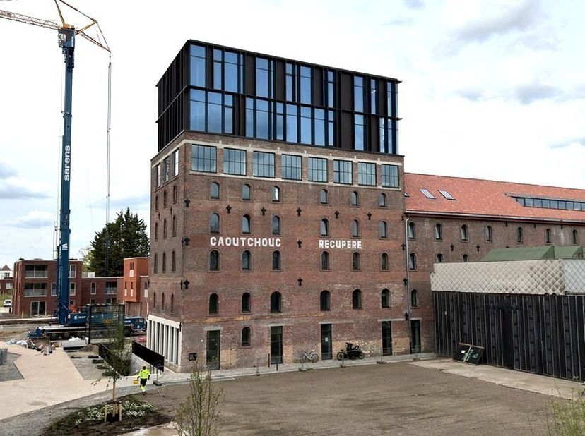 405m² de nouveaux bureaux au rez-de-chaussée<br />
Emplacement : dans le quartier de Malt entre l'avenue des Timbres et le canal de Louvain à Malines-