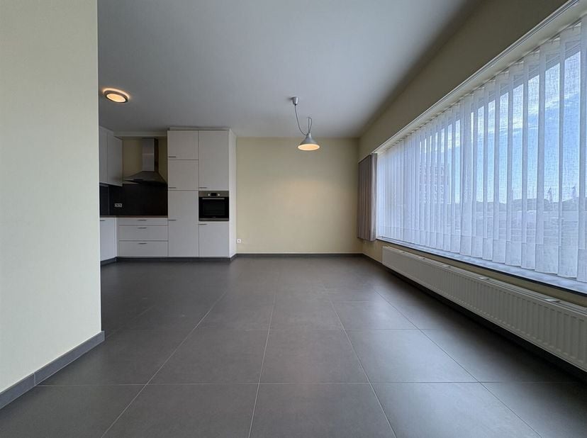 Un appartement confortable situé dans un emplacement de choix à Herentals<br />
Composition : Hall d'entrée, 2 chambres, salle de bains, salon, cuisin