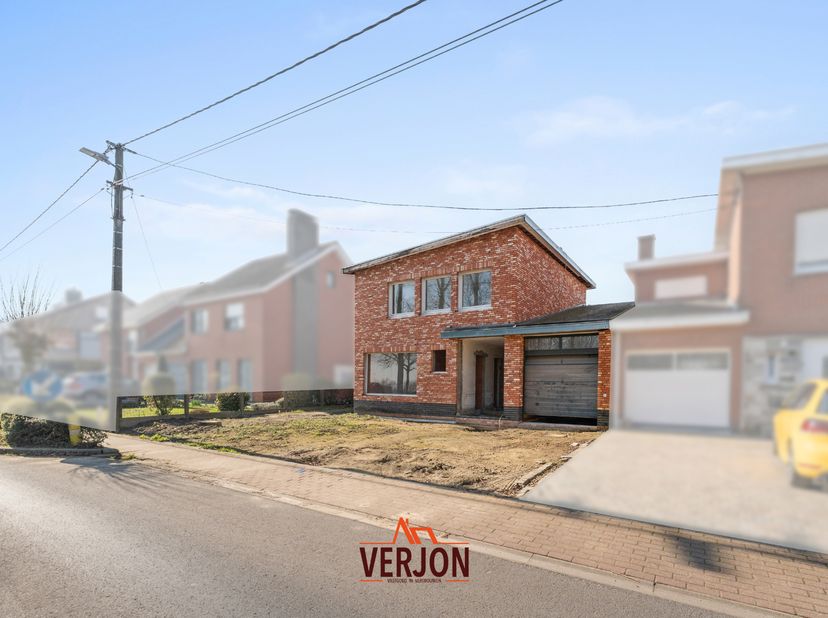 Kijkdag op 18/06/2026 van 18 tot 19 uur!<br />
<br />
Ontdek deze ruime, verder af te werken woning op een perceel van 612 m², ideaal voor wie zijn dr