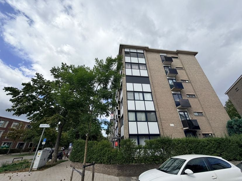 Appartement te huur in Lodewijk Van Berckenlaan 350 bus 6,
                    2140 Borgerhout
