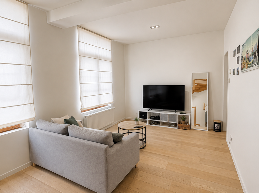 Gerenoveerde stadswoning met charme in het hart van Gent<br />
Deze gezellige en volledig gerenoveerde woning is gelegen in de Pluimstraat 29, op een