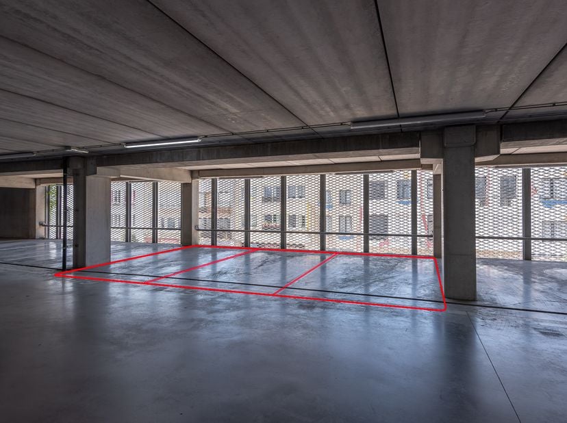 3 AUTOSTAANPLAATSEN STATION BLANKENBERGE -<br />
3 autostaanplaatsen (E097, E098 en E099) te koop, elk aan € 35.000. <br />
Strategisch gelegen naast