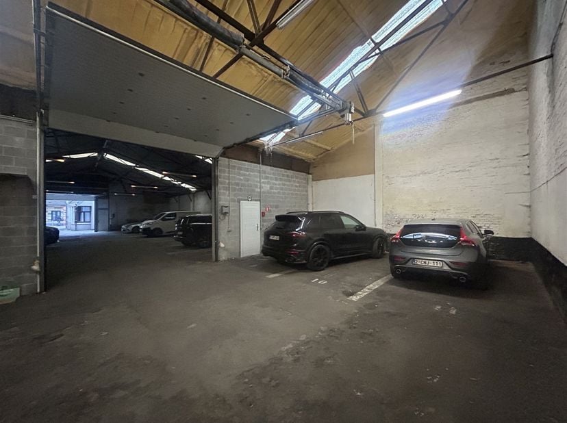 Garage te koop in Tiensestraat 147,
                    3000 Leuven