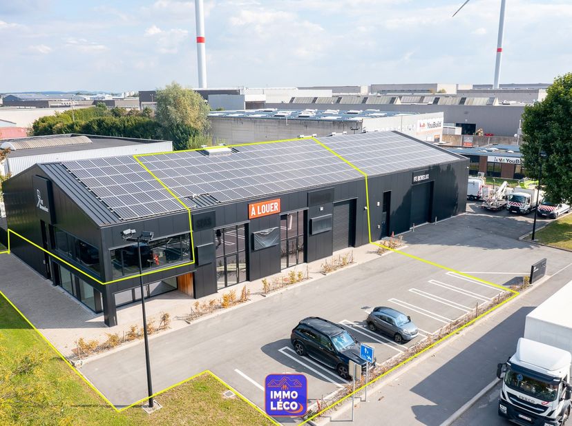 Installez votre activité dans un espace premium de 470 m², entièrement rénové en 2022, situé au cœur du rond-point d’accès à la zone d’activité de Tou