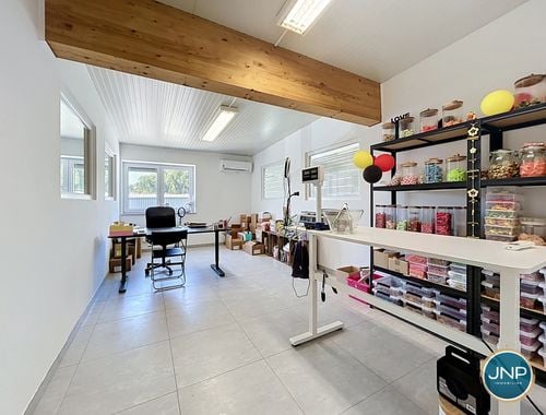                                         Kantoor te huur in Jemeppe-sur-Meuse, € 320
