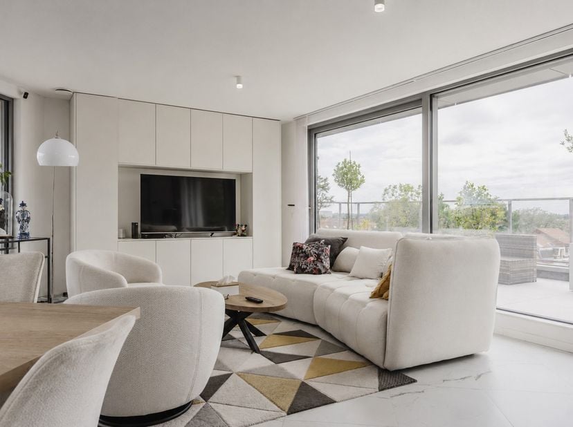 Bienvenue dans la résidence&amp;nbsp;L’Orée du Parc.<br />
Au dernier étage de cette résidence se trouve ce penthouse unique, accessible par un ascenseur