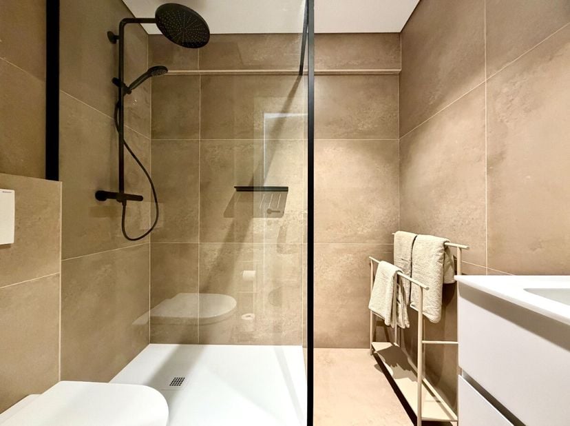 À vendre : appartement rénové (2026) près des dunes. Découvrez cet appartement d'une chambre, rénové avec goût, bénéficiant d'un emplacement exception