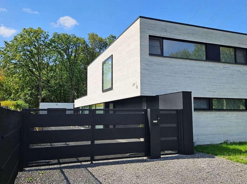 Huis te koop in Wandelstraat 23,
                    3600 Genk