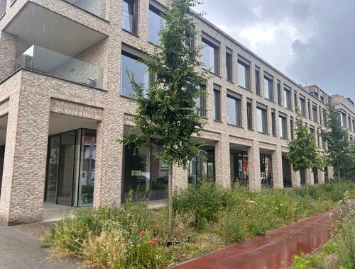                                         Handelszaak te huur in Hemiksem, € 1.416
