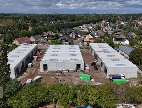                                         Bâtiment d’entreprise à vendre à Berlare, € 224.635
