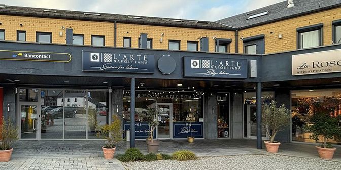 Bedrijfsvastgoed te koop in Chaussée de Philippeville 10, 6120 Nalinnes