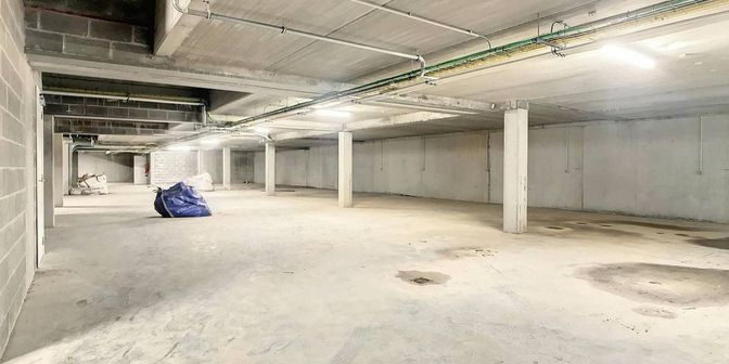 Garage à vendre à Baron Van Der Bruggenlaan 25 boîte SP21, 8710 Wielsbeke