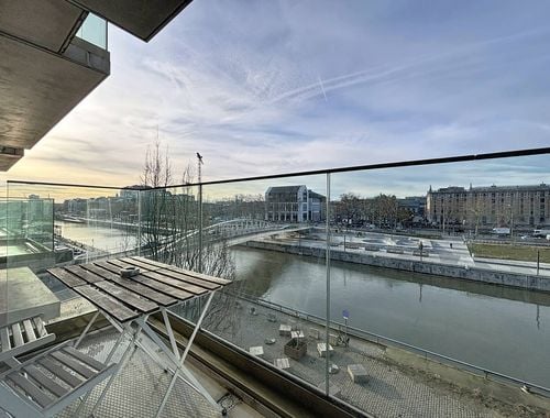                                         Appartement à louer à Bruxelles, € 1.450
