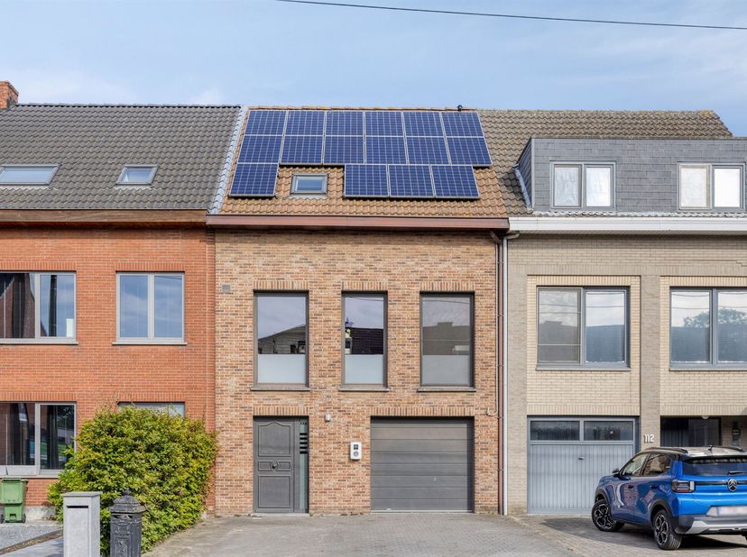 Huis te koop in Kerkstraat 114,
                    2940 Hoevenen