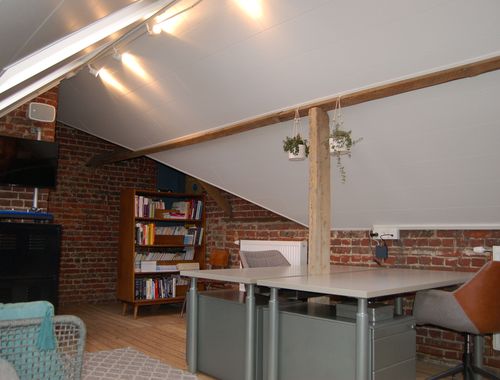                                         Bureaux à louer à Izegem, € 600
