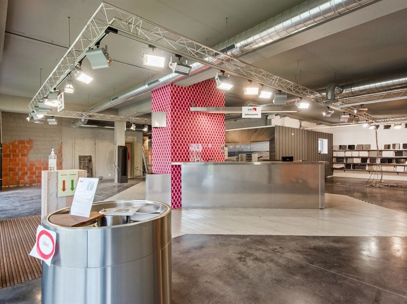 Openhuizendag op zaterdag 13 juni 2026 van 14u00 - 15u00<br />
Op een goed zichtbare locatie langs de Tiensesteenweg in Bierbeek bevindt zich dit ruim