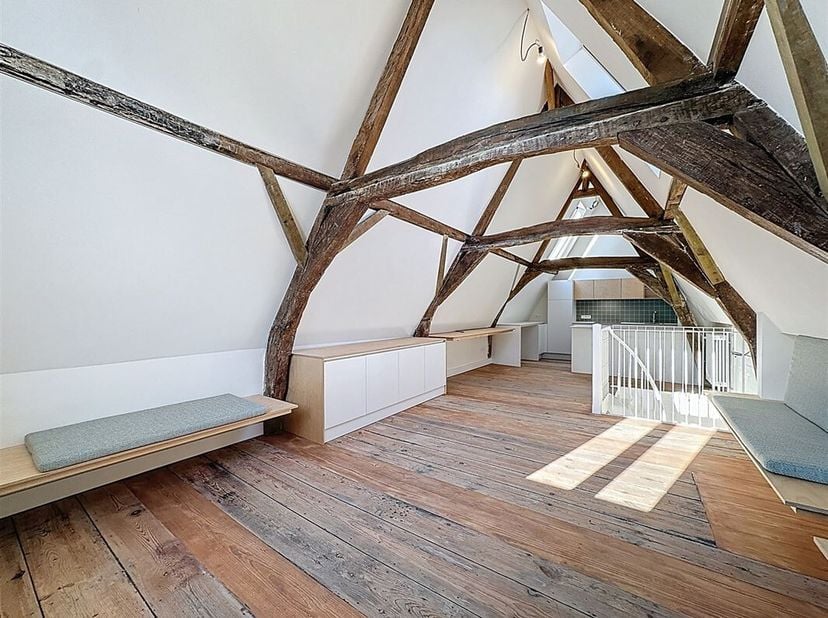 Wijk Grand-Place - 1ste bewoning - Aantrekkelijke duplexwoning met 2 slaapkamers (+/-90m²) gelegen op de 2de verdieping van een gebouw met 3 verdiepin