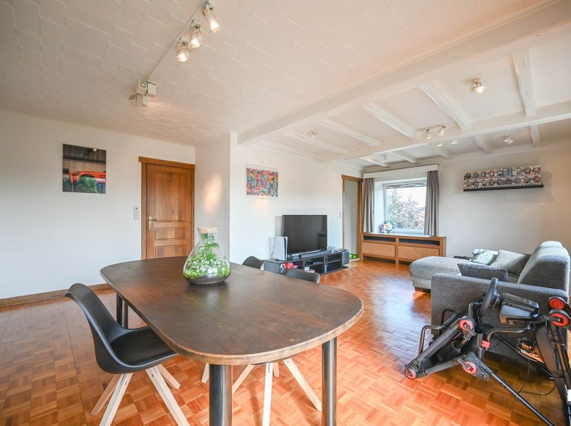 Rustig gelegen appartement met twee slaapkamers op wandelafstand van verscheidene handelszaken, natuurreservaat 'De Zavelput' en Vrije-en de Stedelijk