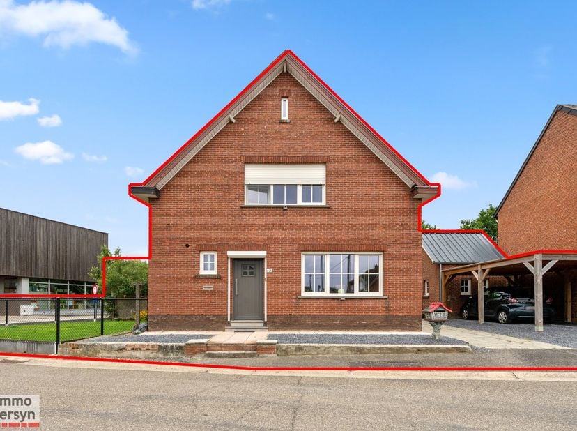 Zoek je een instapklare en energiezuinige thuis waar je gewoon meteen kunt intrekken?<br />
Deze in 2021 gerenoveerde woning ligt in het hart van Test